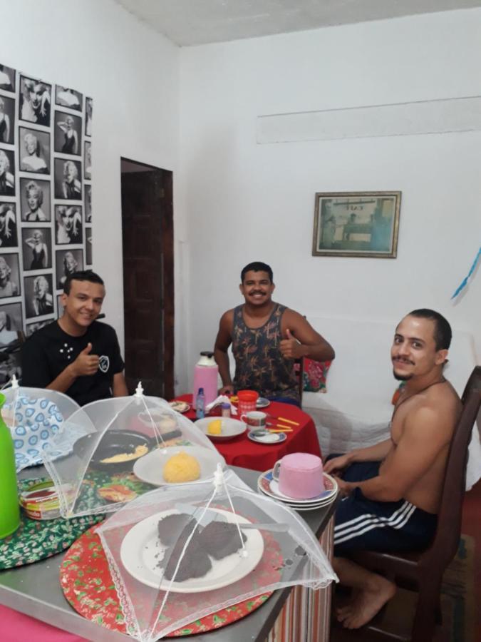 Perto Do Aeroporto De Salvador - Dona Pitanga Hostel Lauro de Freitas Eksteriør bilde
