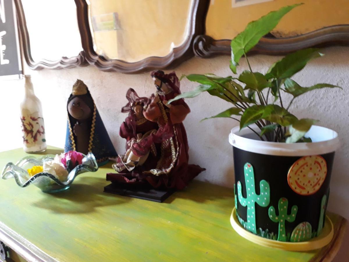 Perto Do Aeroporto De Salvador - Dona Pitanga Hostel Lauro de Freitas Eksteriør bilde