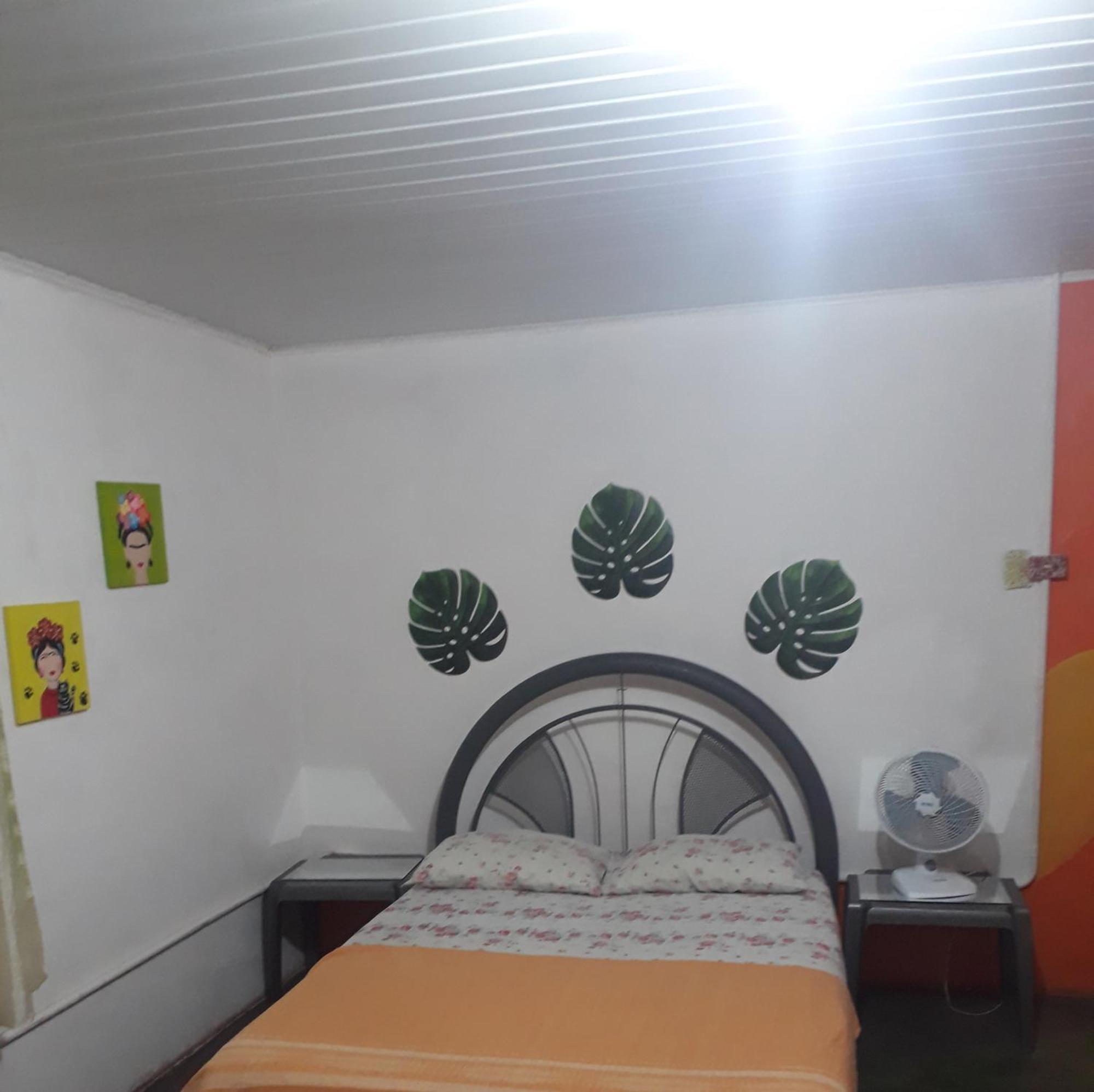 Perto Do Aeroporto De Salvador - Dona Pitanga Hostel Lauro de Freitas Eksteriør bilde
