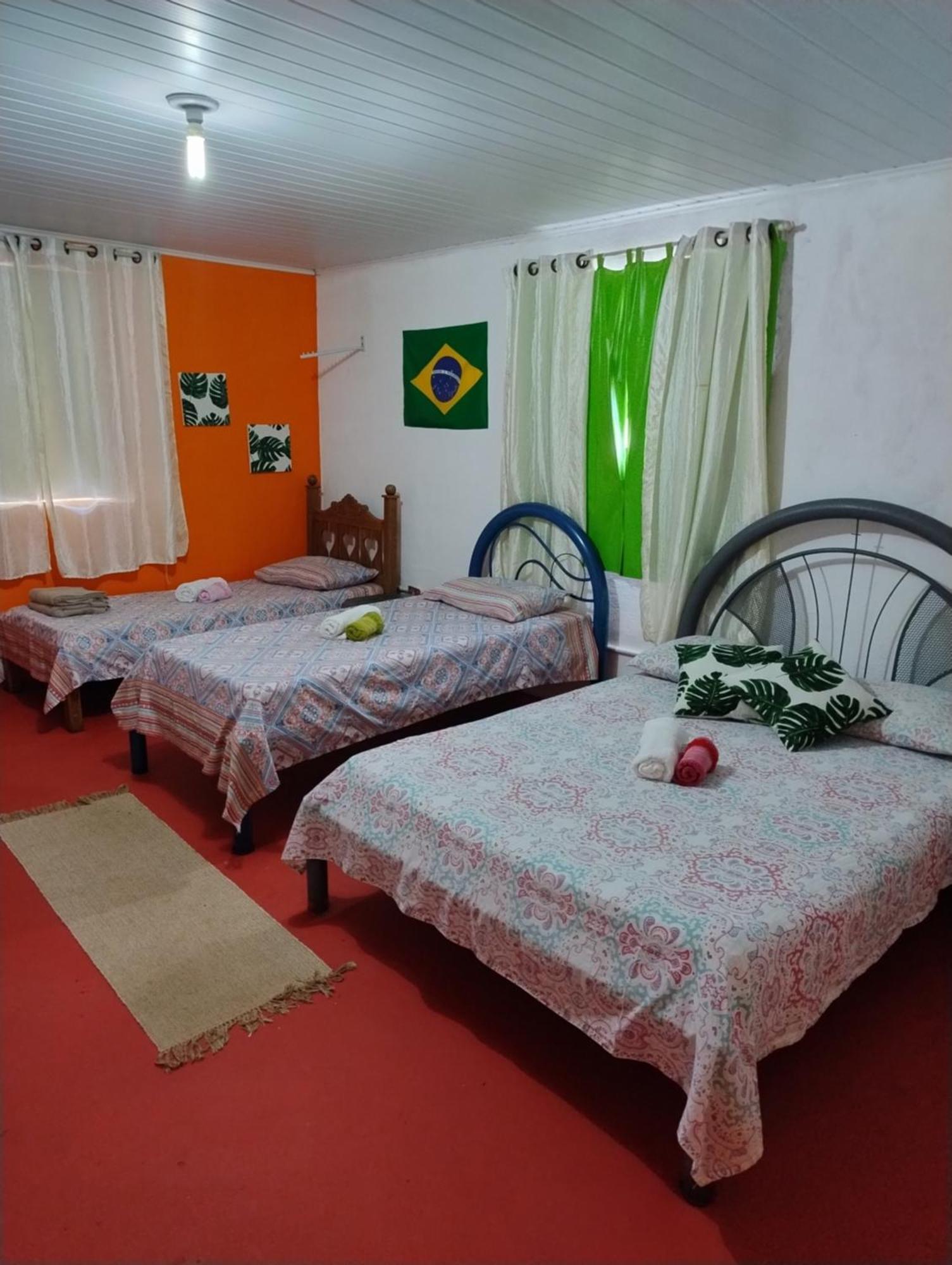Perto Do Aeroporto De Salvador - Dona Pitanga Hostel Lauro de Freitas Eksteriør bilde
